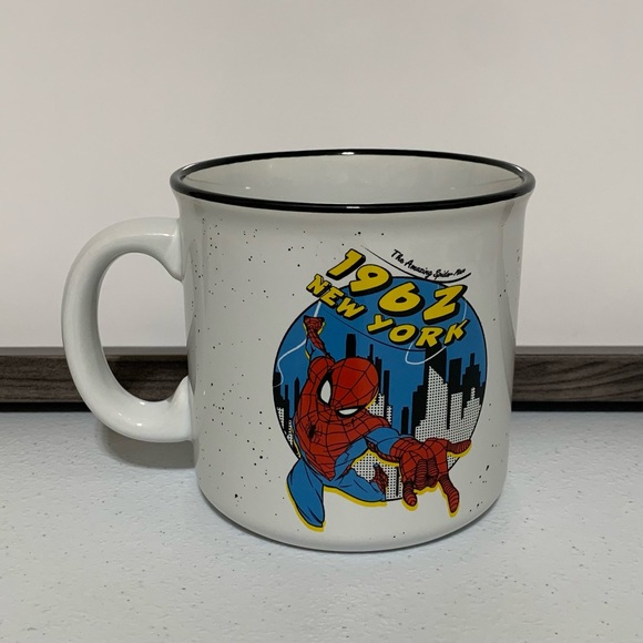 Silver Buffalo Marvel Spider-Man 1962 New York Ceramic Camper Mug-20 Oz. - Picture 3 of 6